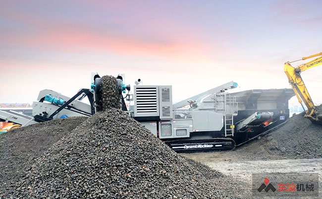 东蒙重工：时产180-220吨石灰石履带式移动破碎生产线