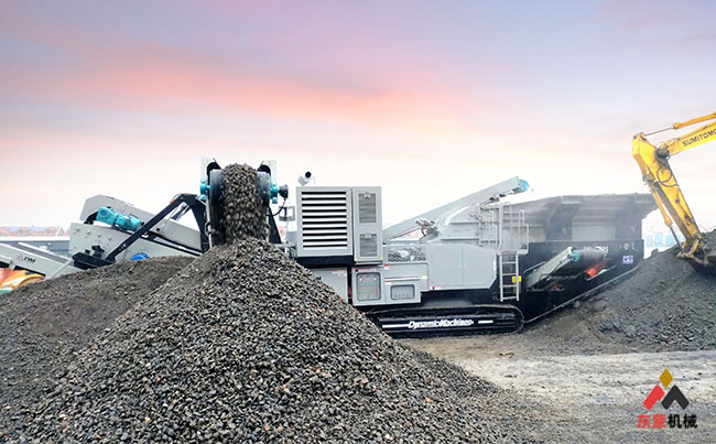 东蒙重工：时产180-220吨石灰石履带式移动破碎生产线