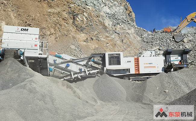 移动反击式破碎站：时产150吨硬质岩履带式移动破碎生产线